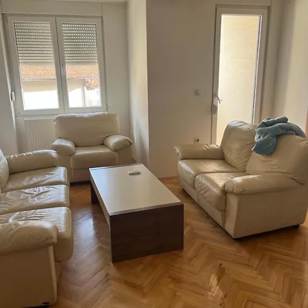 Vlada Apartment